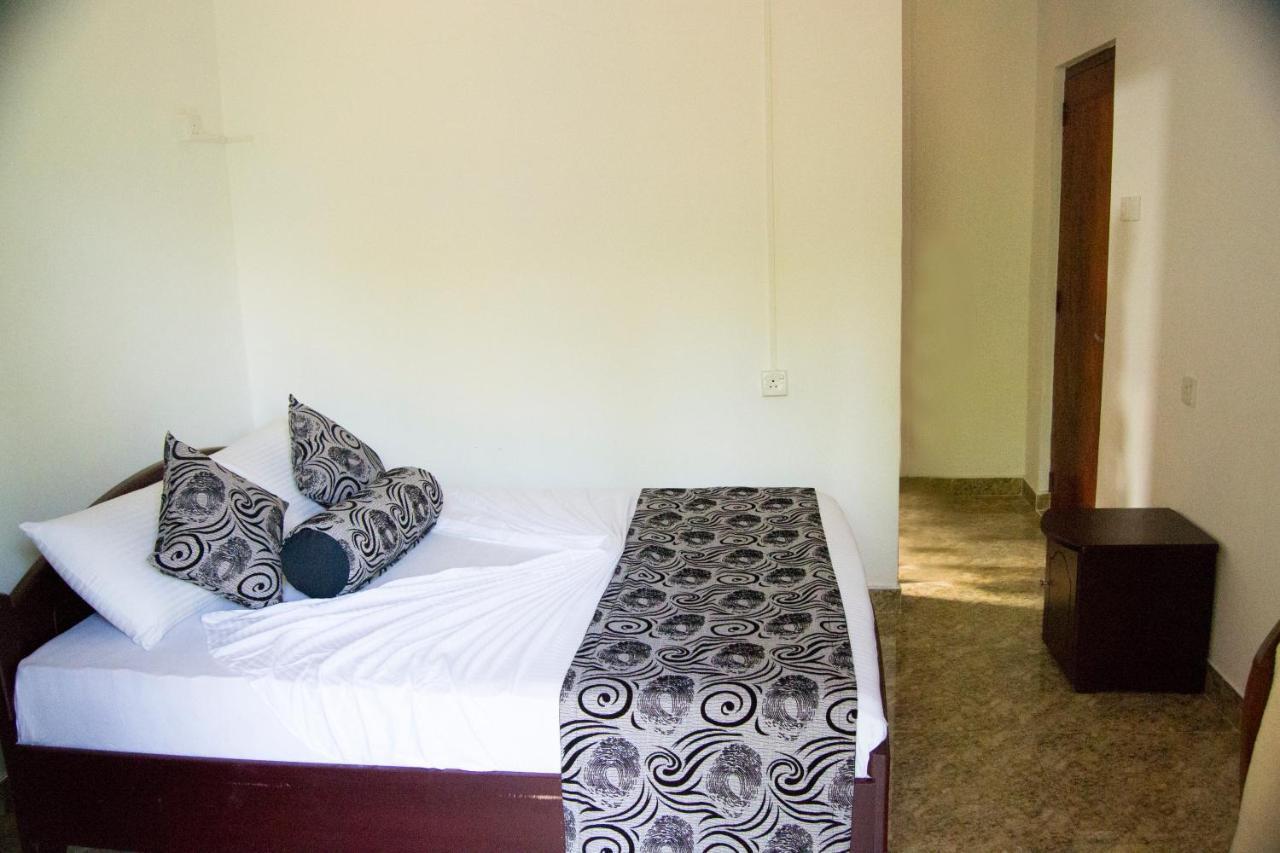 فندق Iduwara Guest سيغيرِيا المظهر الخارجي الصورة
